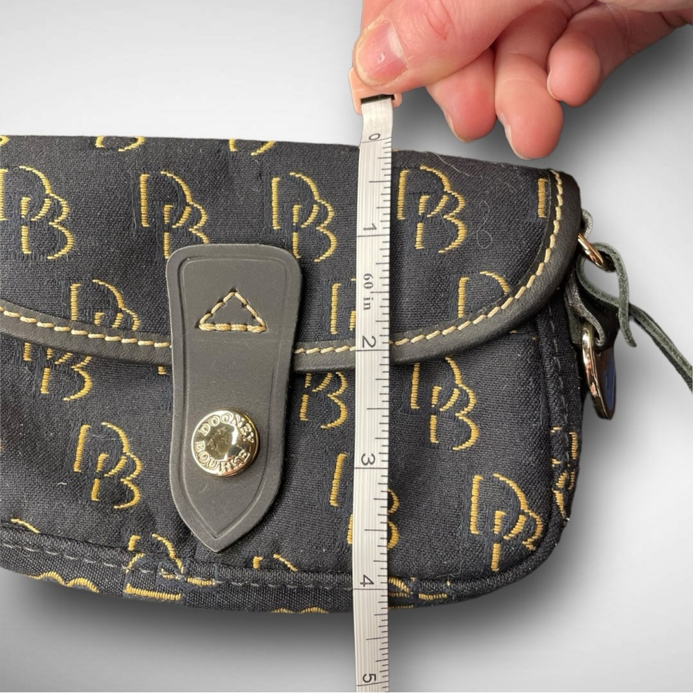 DOONEY & BOURKE 🪢 1975 SIGNATURE COLLINS FLAP CLUTCH IN BLACK & YELLOW - Picture 12 of 14